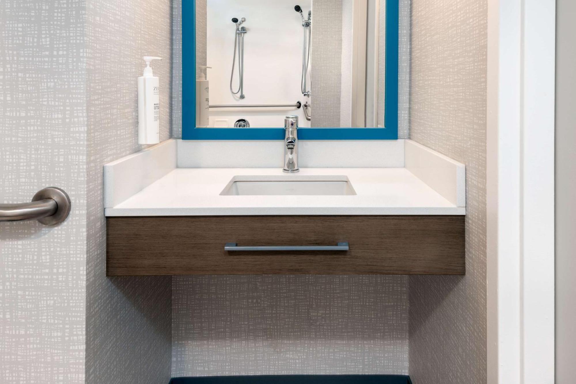 Hampton Inn Boston Bedford Burlington Биллерика Экстерьер фото