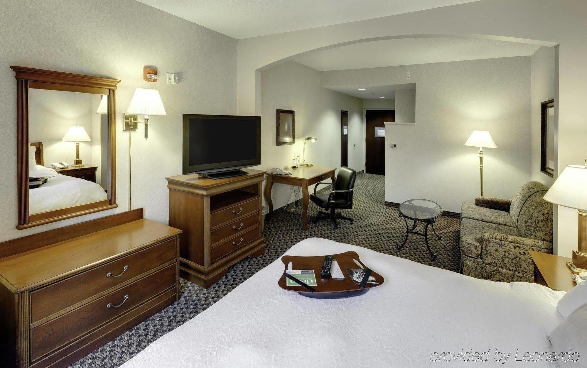 Hampton Inn Boston Bedford Burlington Биллерика Номер фото